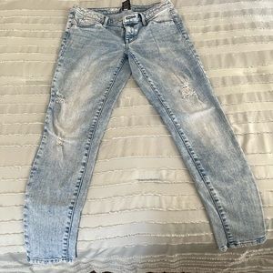 Mossimo distressed women’s jeggings